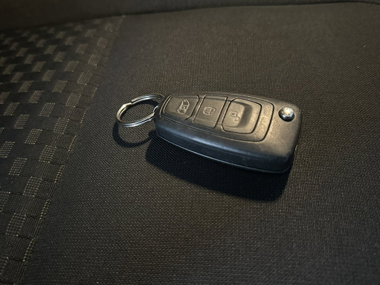 Vehicle Image 19