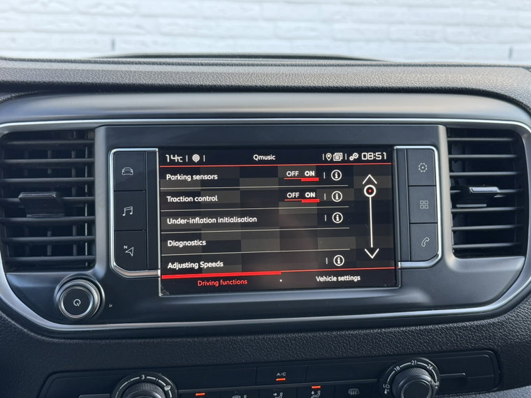 Vehicle Image 27