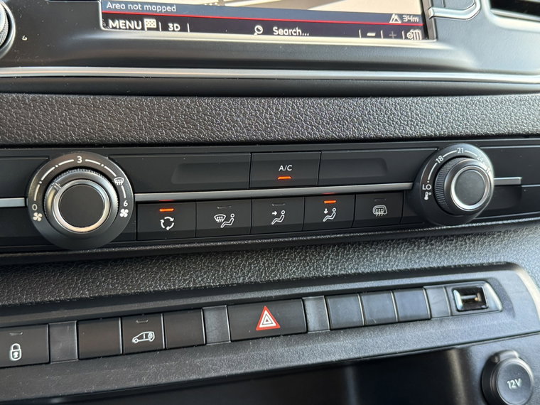 Vehicle Image 28