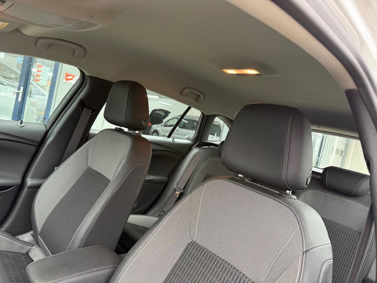 Vehicle Image 33
