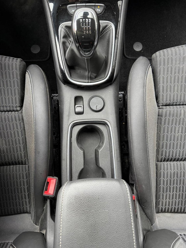 Vehicle Image 48