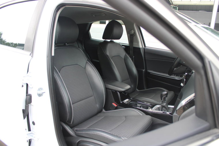 Vehicle Image 35