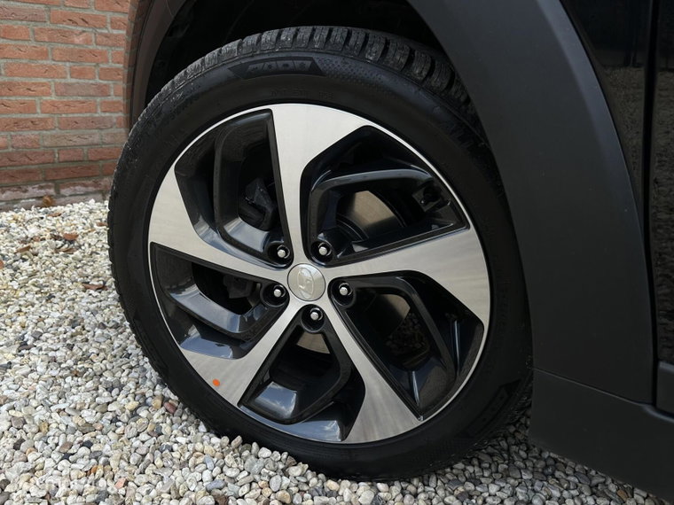 Vehicle Image 38