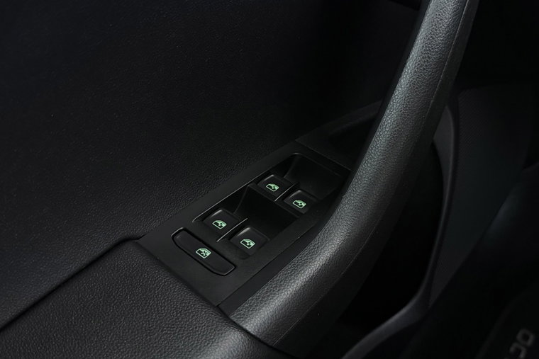 Vehicle Image 38