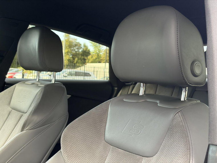 Vehicle Image 23