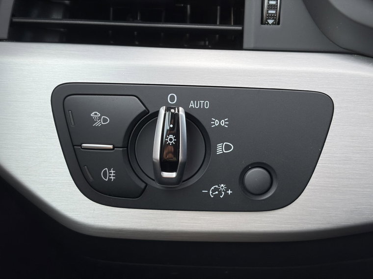 Vehicle Image 35