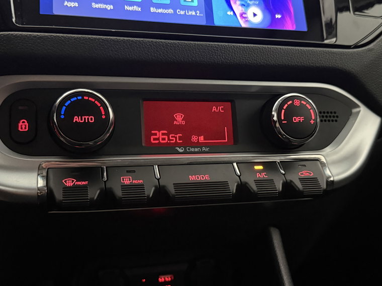 Vehicle Image 25