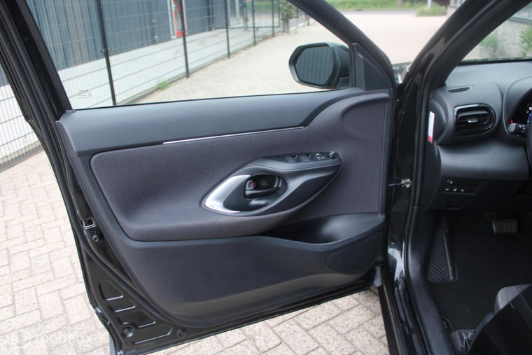 Vehicle Image 35