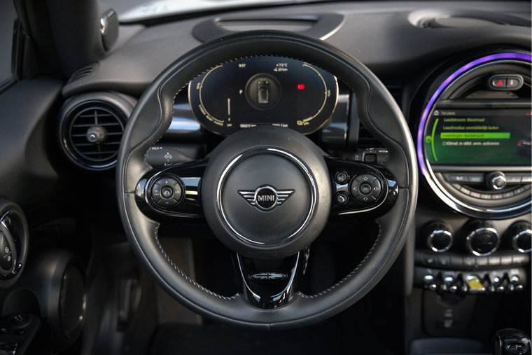 Vehicle Image 35
