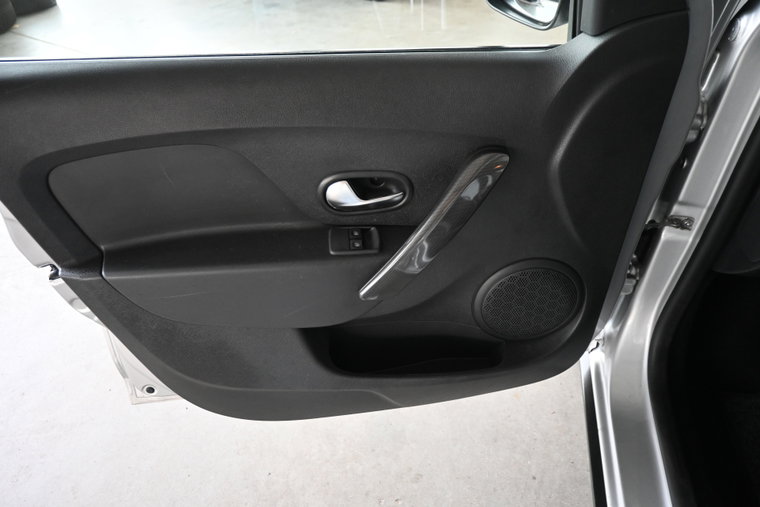Vehicle Image 28