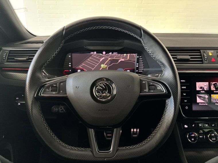 Vehicle Image 25