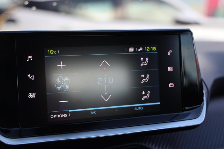 Vehicle Image 21