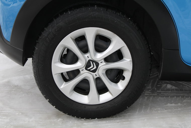 Vehicle Image 12