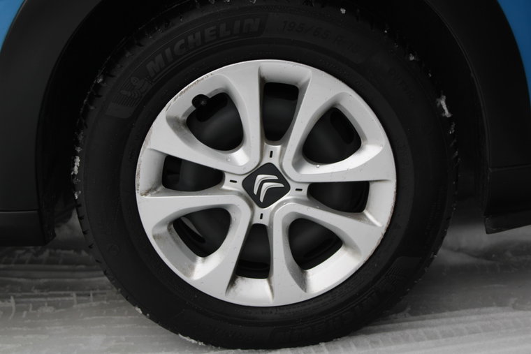 Vehicle Image 13