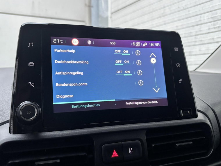 Vehicle Image 18