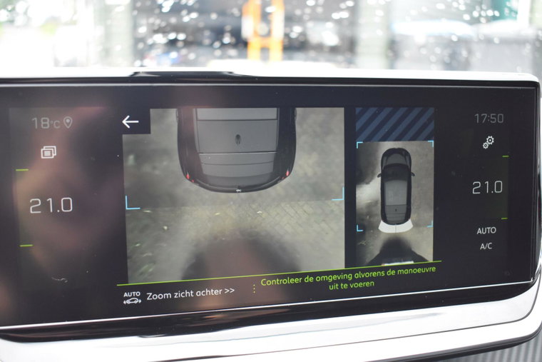 Vehicle Image 21
