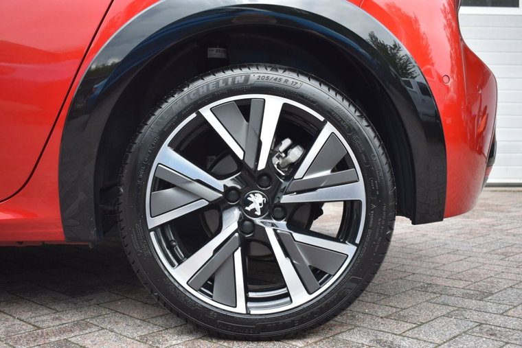 Vehicle Image 10