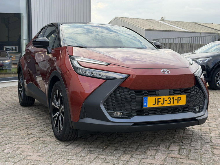 Vehicle Image 6