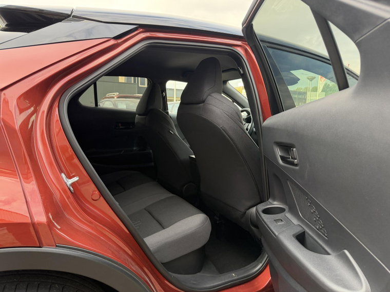 Vehicle Image 9