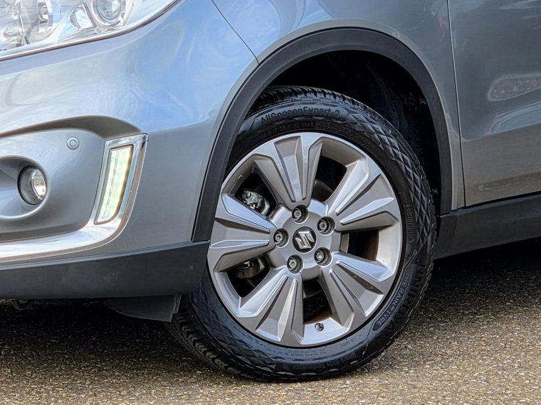 Vehicle Image 9
