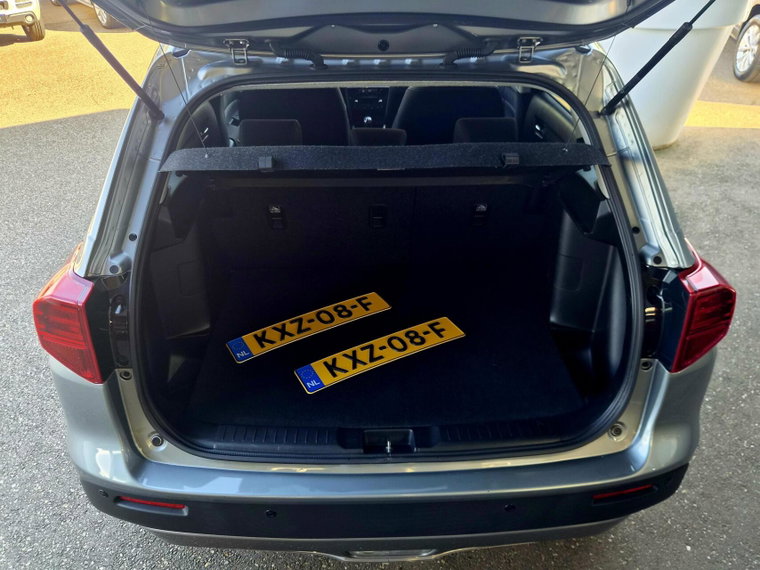 Vehicle Image 10
