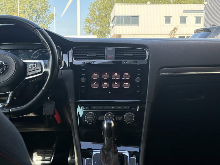 Vehicle Image 18