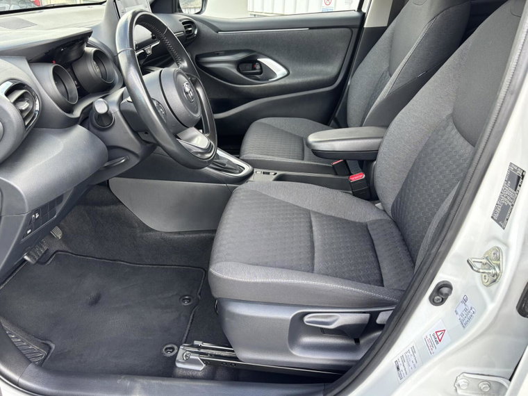 Vehicle Image 25