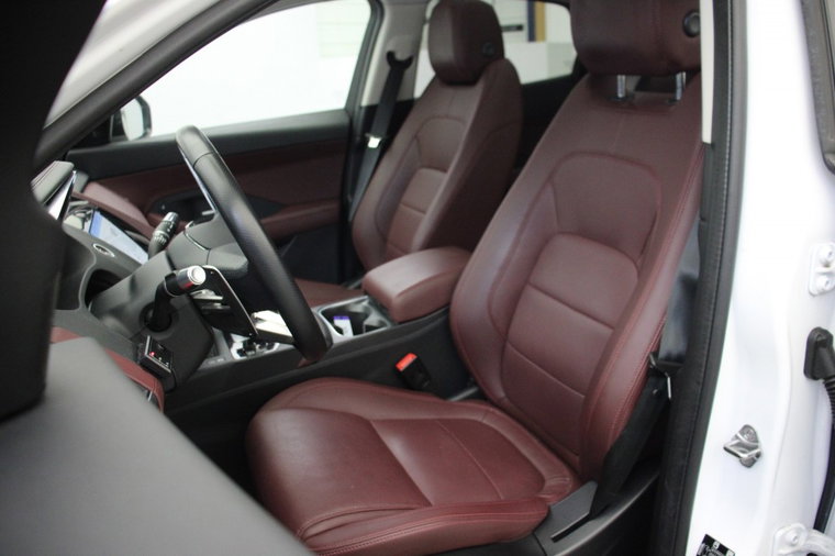 Vehicle Image 12