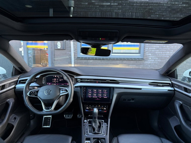 Vehicle Image 25