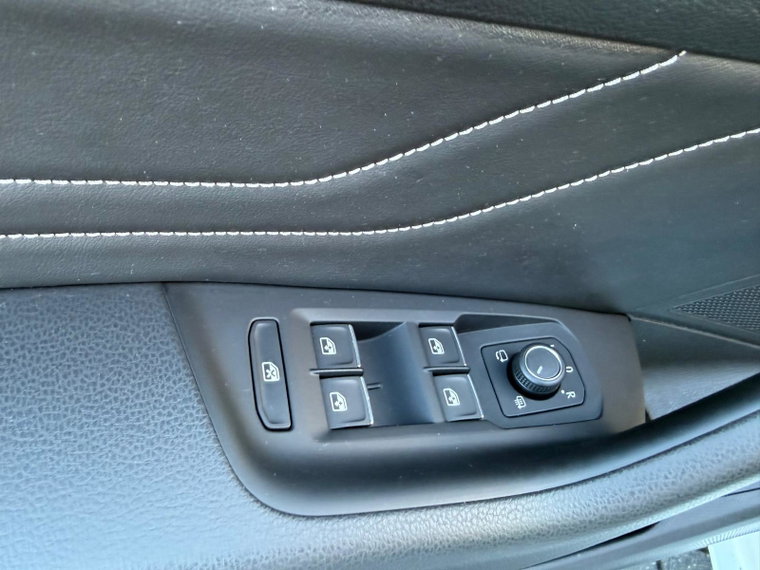 Vehicle Image 42