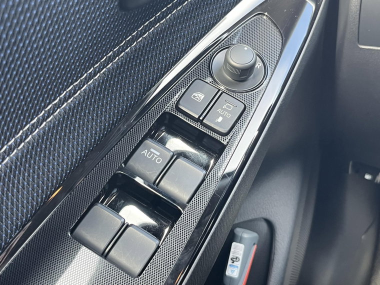 Vehicle Image 38