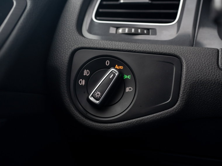Vehicle Image 25