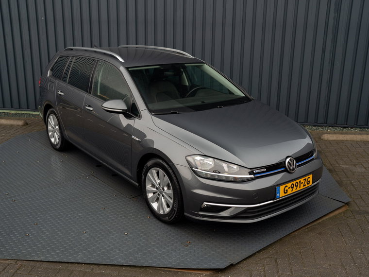 Vehicle Image 38