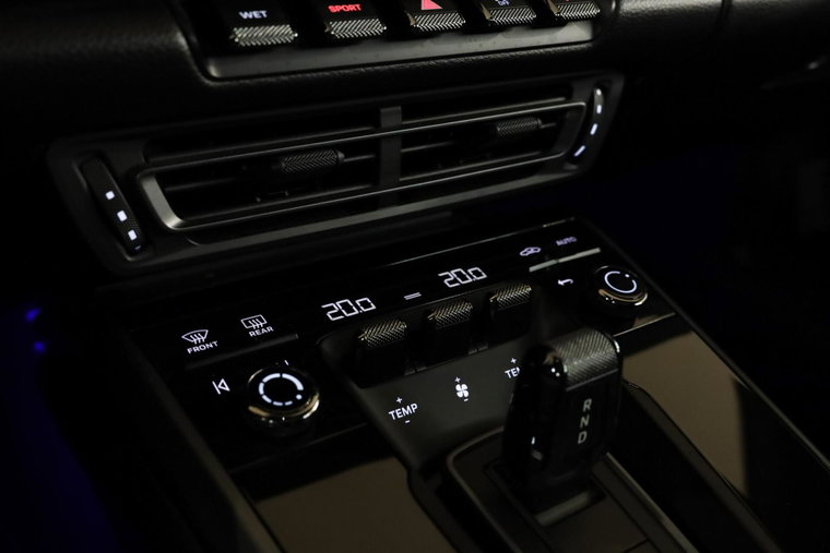 Vehicle Image 23