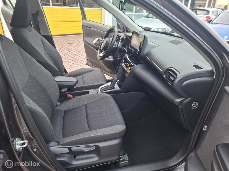 Vehicle Image 13