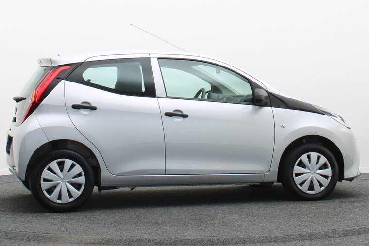 Vehicle Image 8