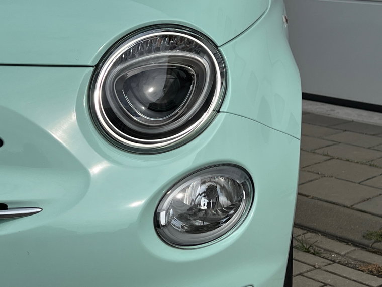 Vehicle Image 32