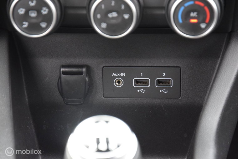 Vehicle Image 23