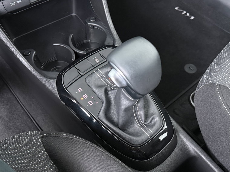 Vehicle Image 32