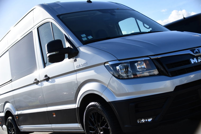 Vehicle Image 12