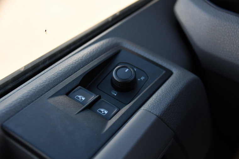 Vehicle Image 32
