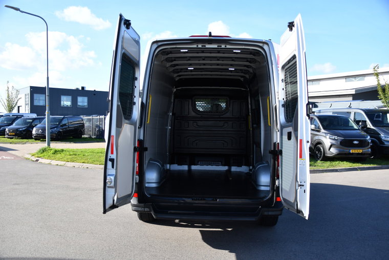 Vehicle Image 35