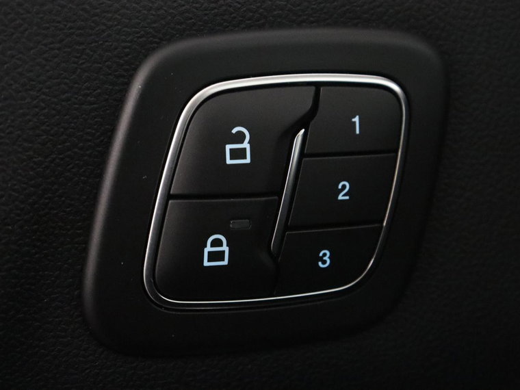 Vehicle Image 40