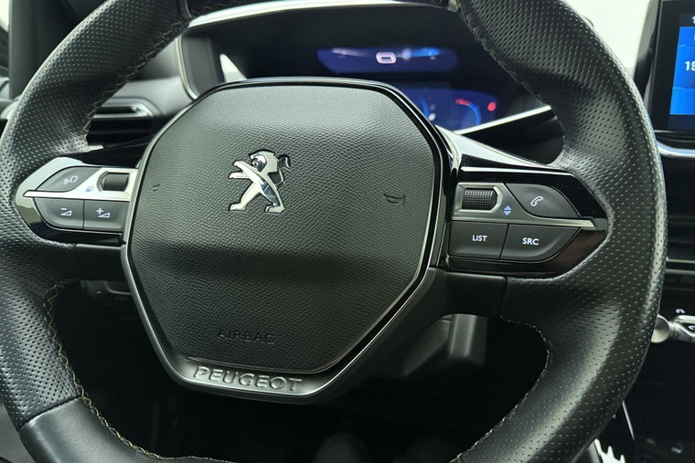 Vehicle Image 22