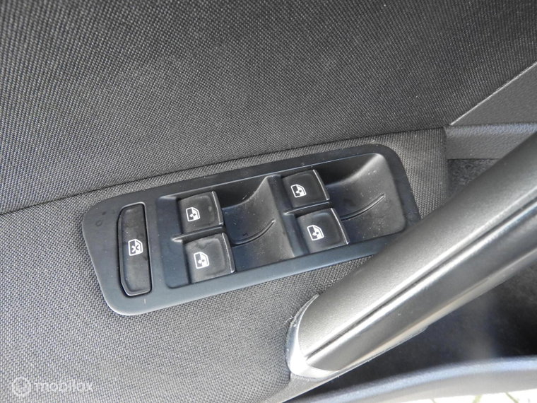 Vehicle Image 29