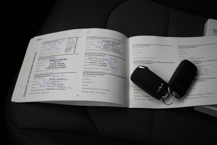 Vehicle Image 13