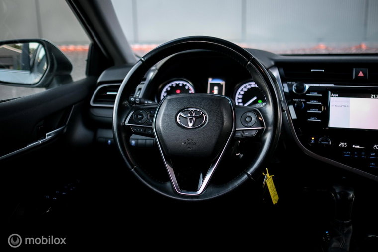 Vehicle Image 12