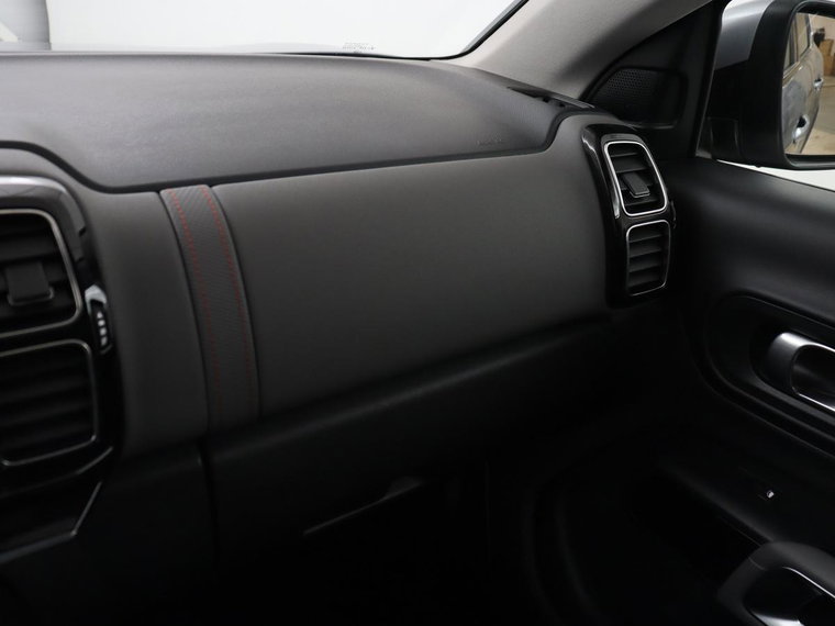 Vehicle Image 23