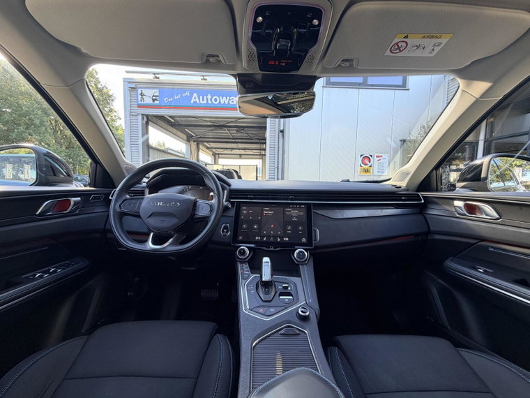 Vehicle Image 17