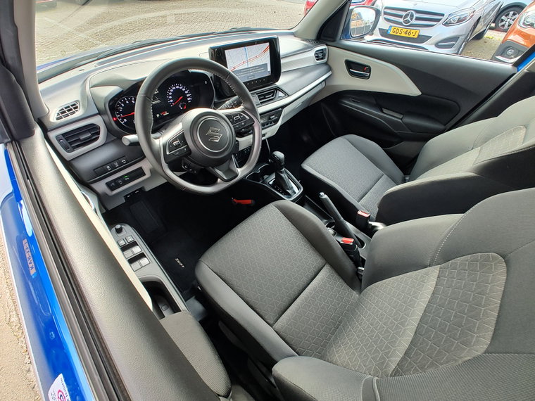 Vehicle Image 13